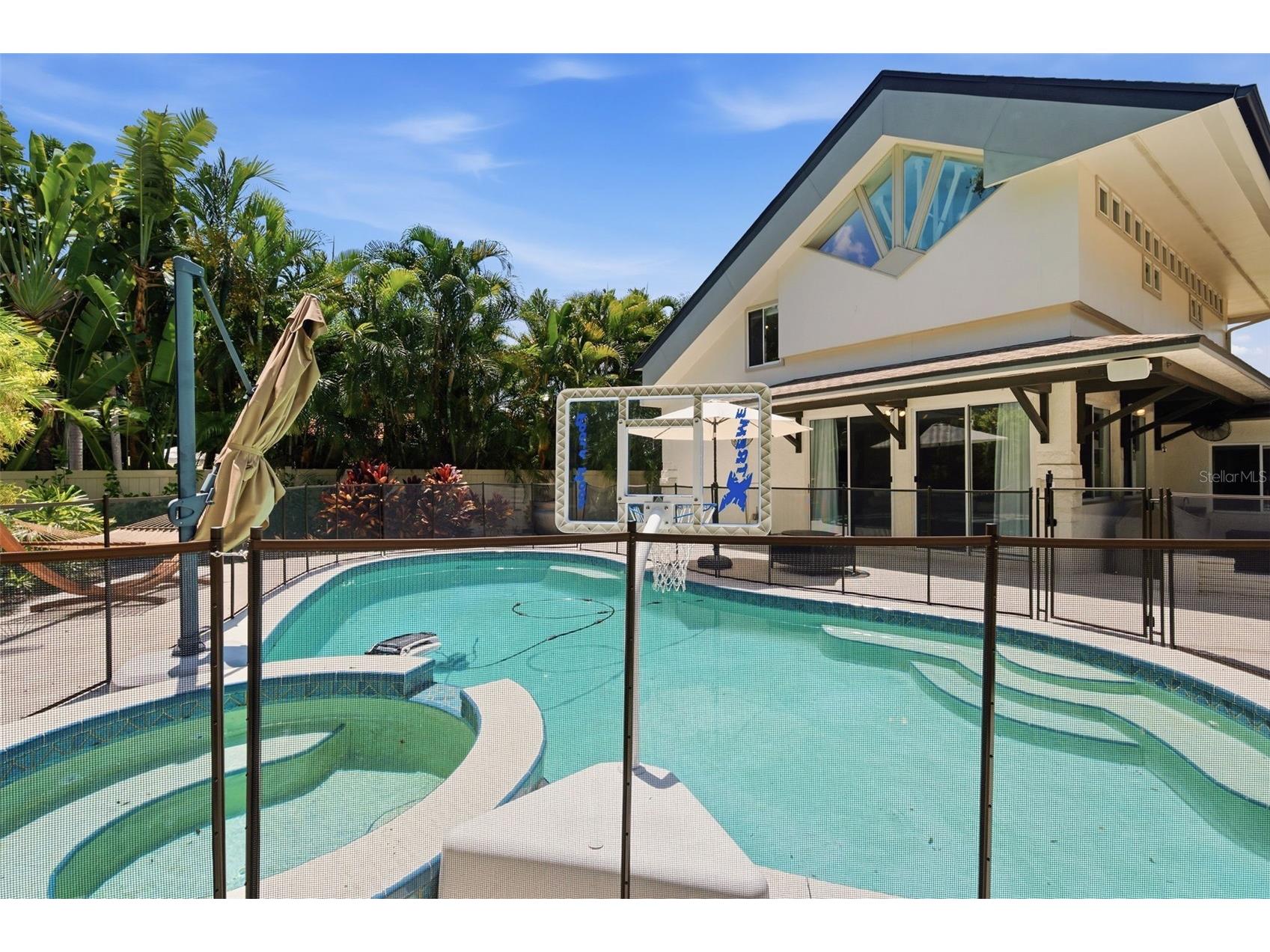 141 Giralda Boulevard NE Saint Petersburg FL 33704 TB8521654 image53