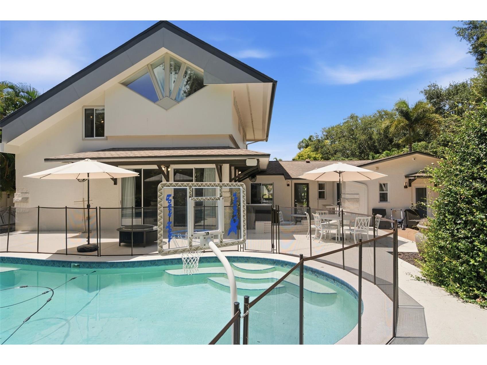 141 Giralda Boulevard NE Saint Petersburg FL 33704 TB8521654 image54