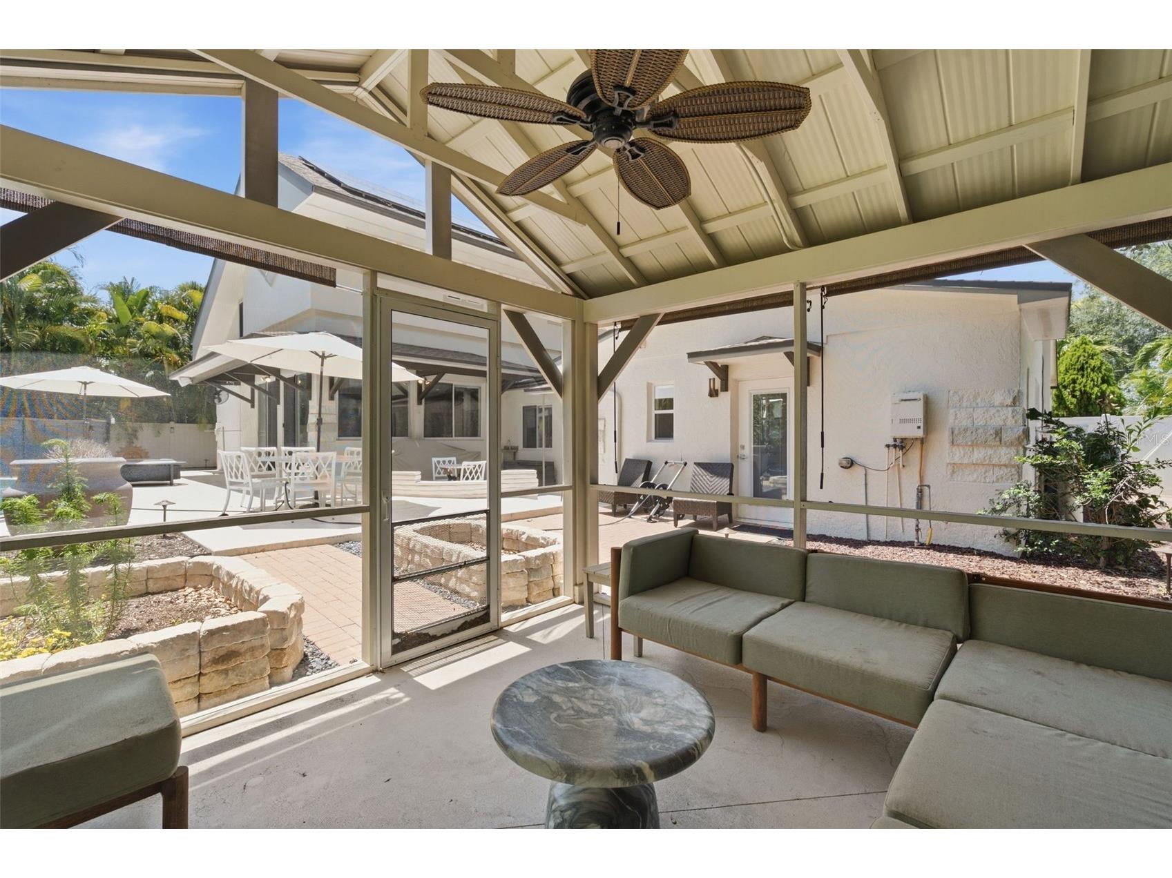141 Giralda Boulevard NE Saint Petersburg FL 33704 TB8521654 image60