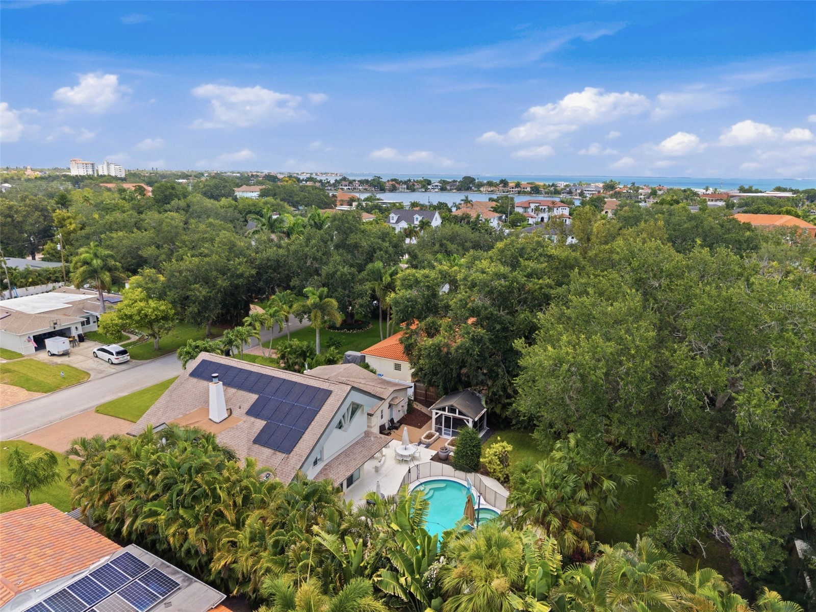 141 Giralda Boulevard NE Saint Petersburg FL 33704 TB8521654 image73
