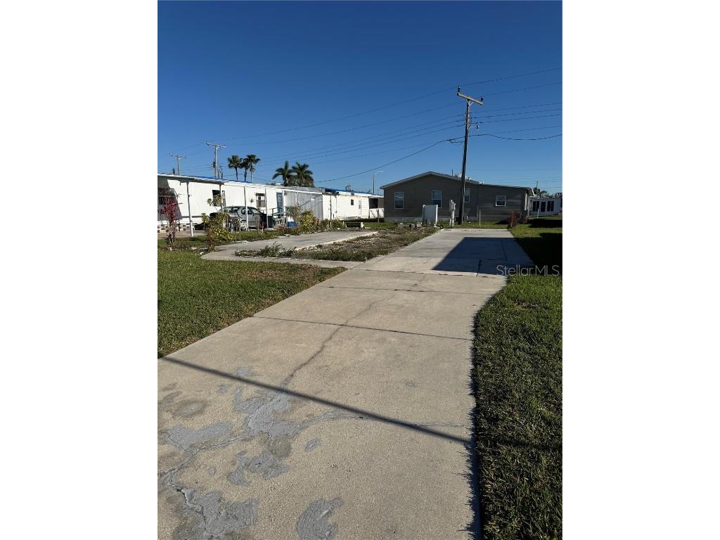 141 Lakeview Drive Palmetto FL 34221 J986925 image1
