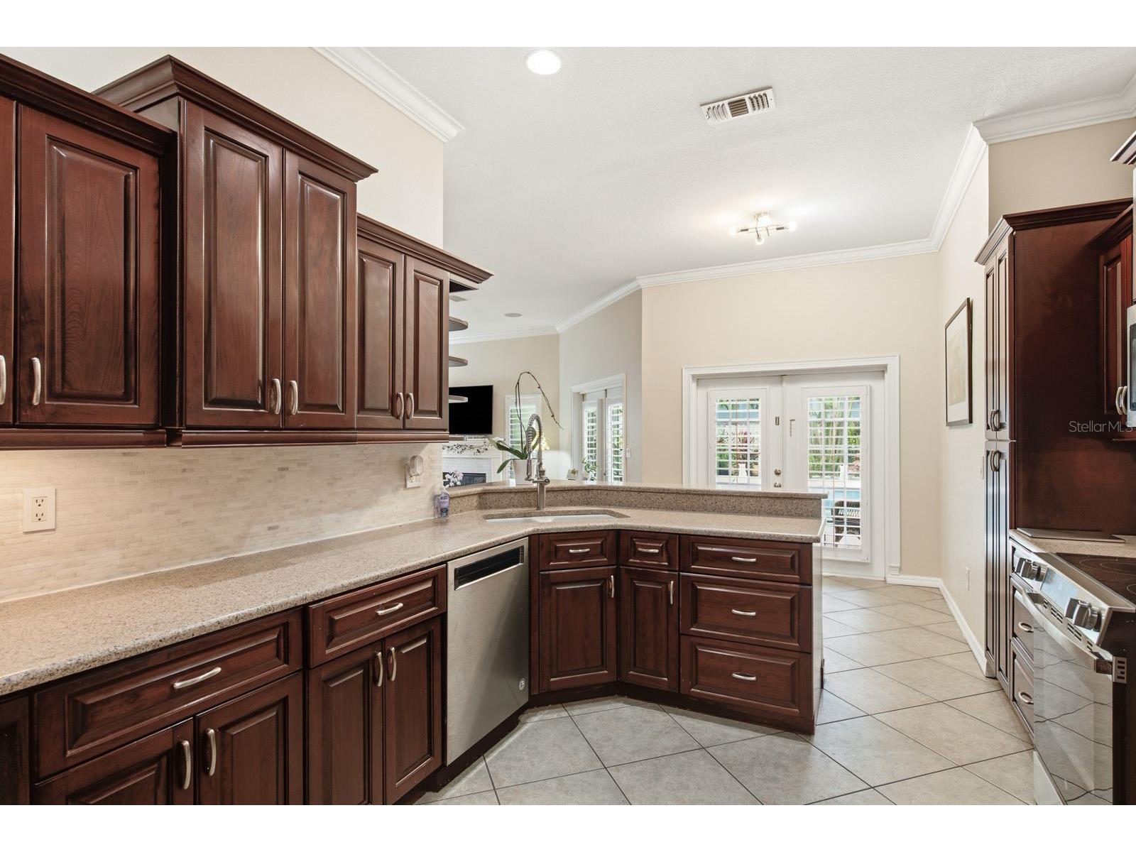 141 Old Oak Circle Palm Harbor FL 34683 TB8516934 image11