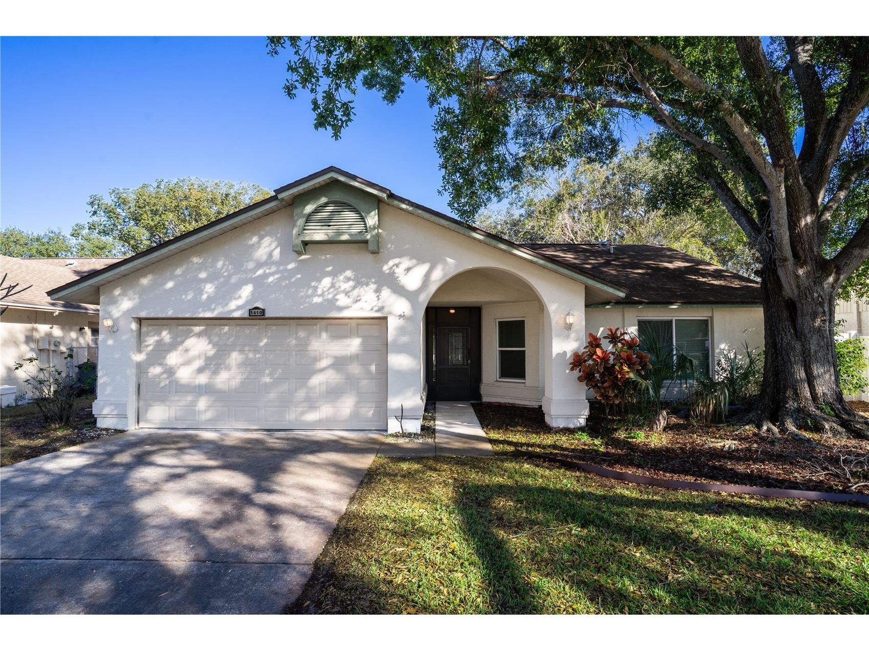 1410 Club Drive Tarpon Springs FL 34689 TB8455995 image1