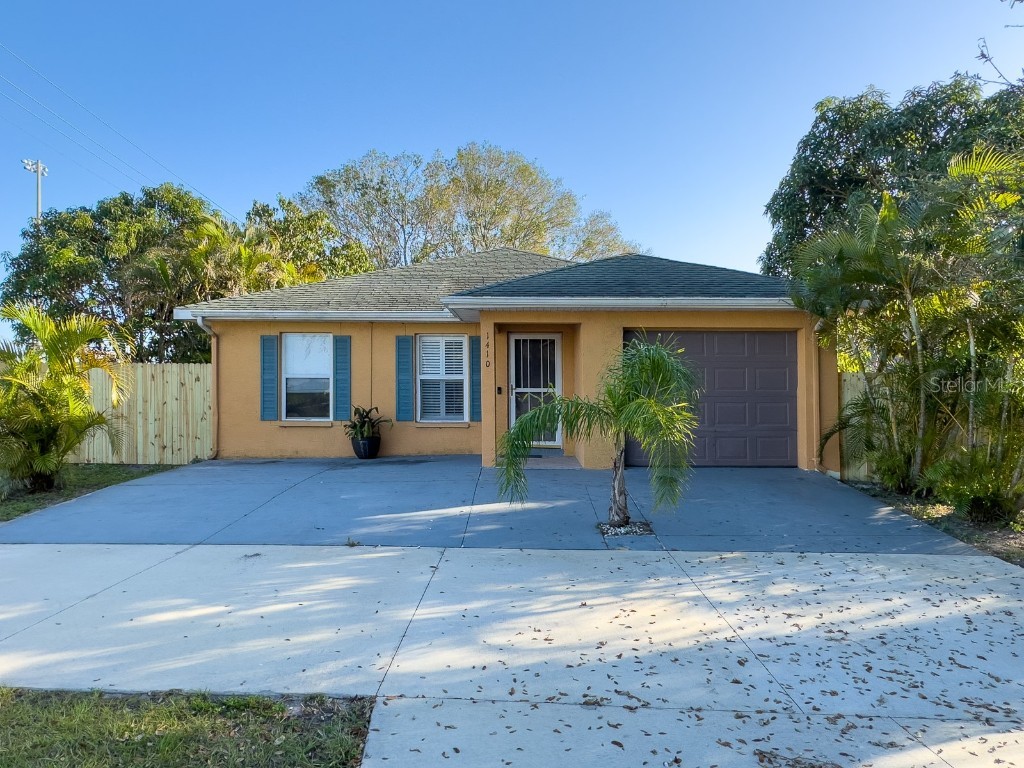 1410 Myrtle St Sarasota FL 34234 A4559606 image1