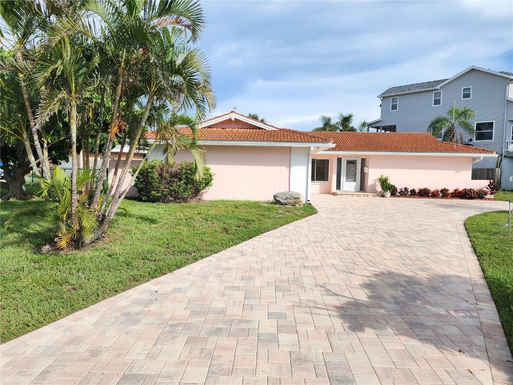1410 Sea Gull Drive S Saint Petersburg FL 33707 TB8412096 image1