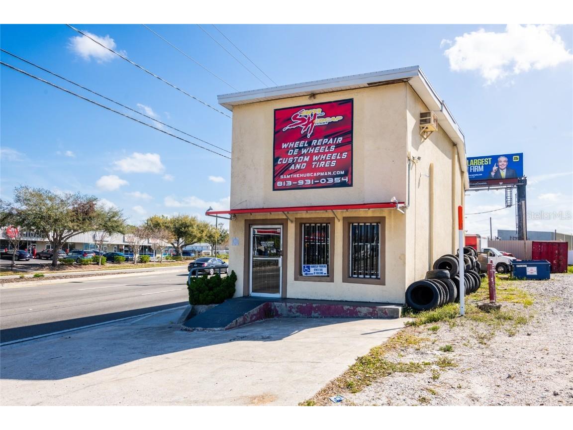 1411 E Busch Boulevard Tampa FL 33612 TB8360362 image1