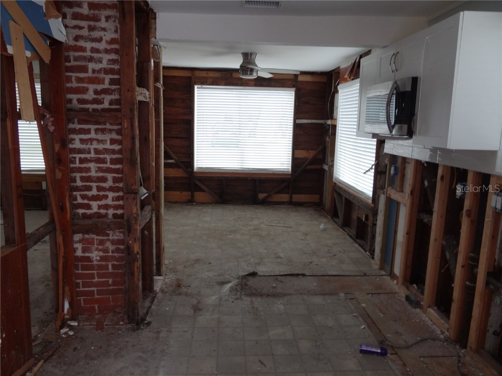 14117 Palm Street Madeira Beach FL 33708 TB8454591 image13