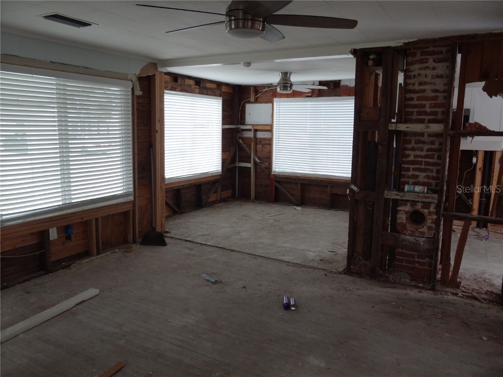 14117 Palm Street Madeira Beach FL 33708 TB8454591 image9