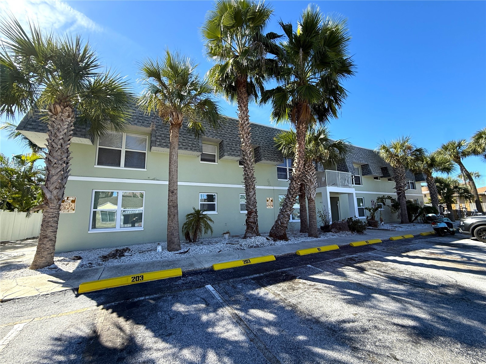 14120 Palm Street #104 Madeira Beach FL 33708 TB8430270 image1