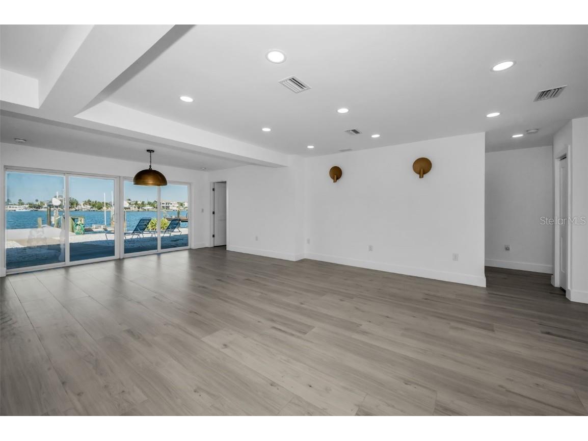 14125 N Bayshore Drive Madeira Beach FL 33708 TB8438525 image11