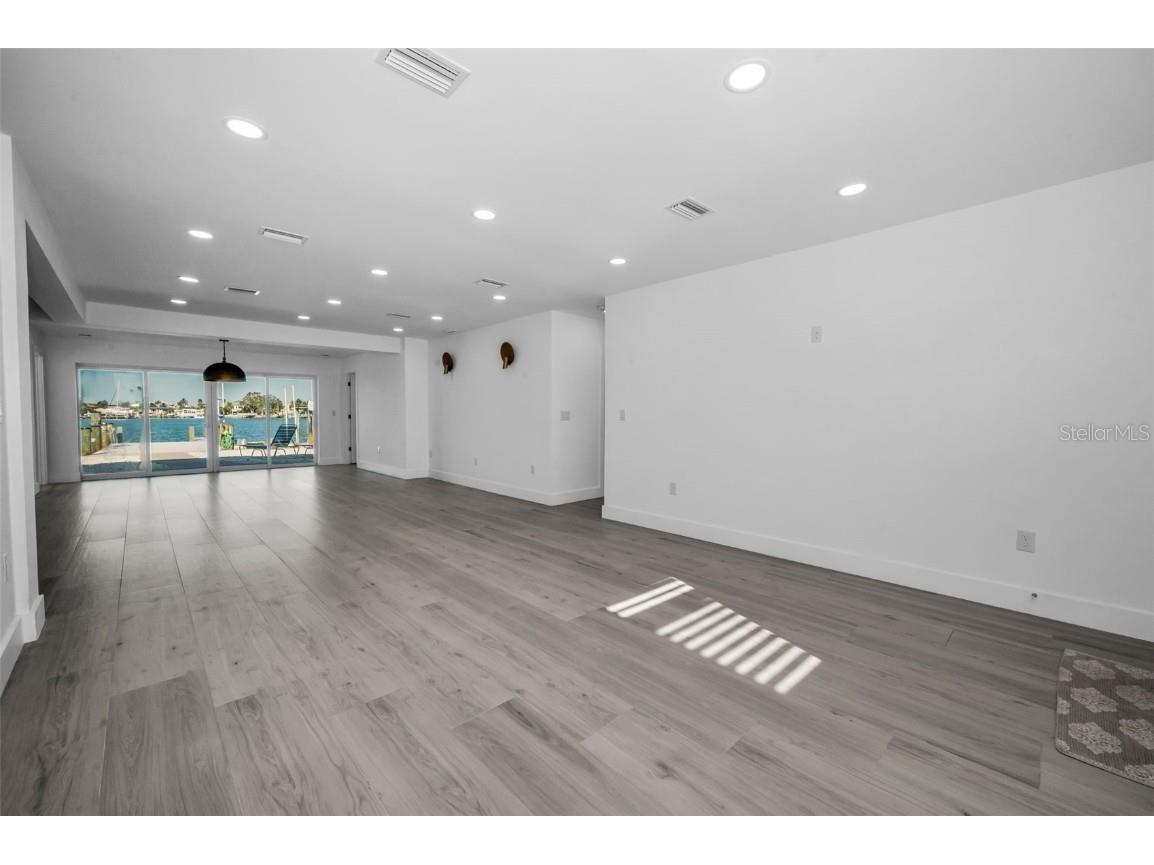 14125 N Bayshore Drive Madeira Beach FL 33708 TB8438525 image17