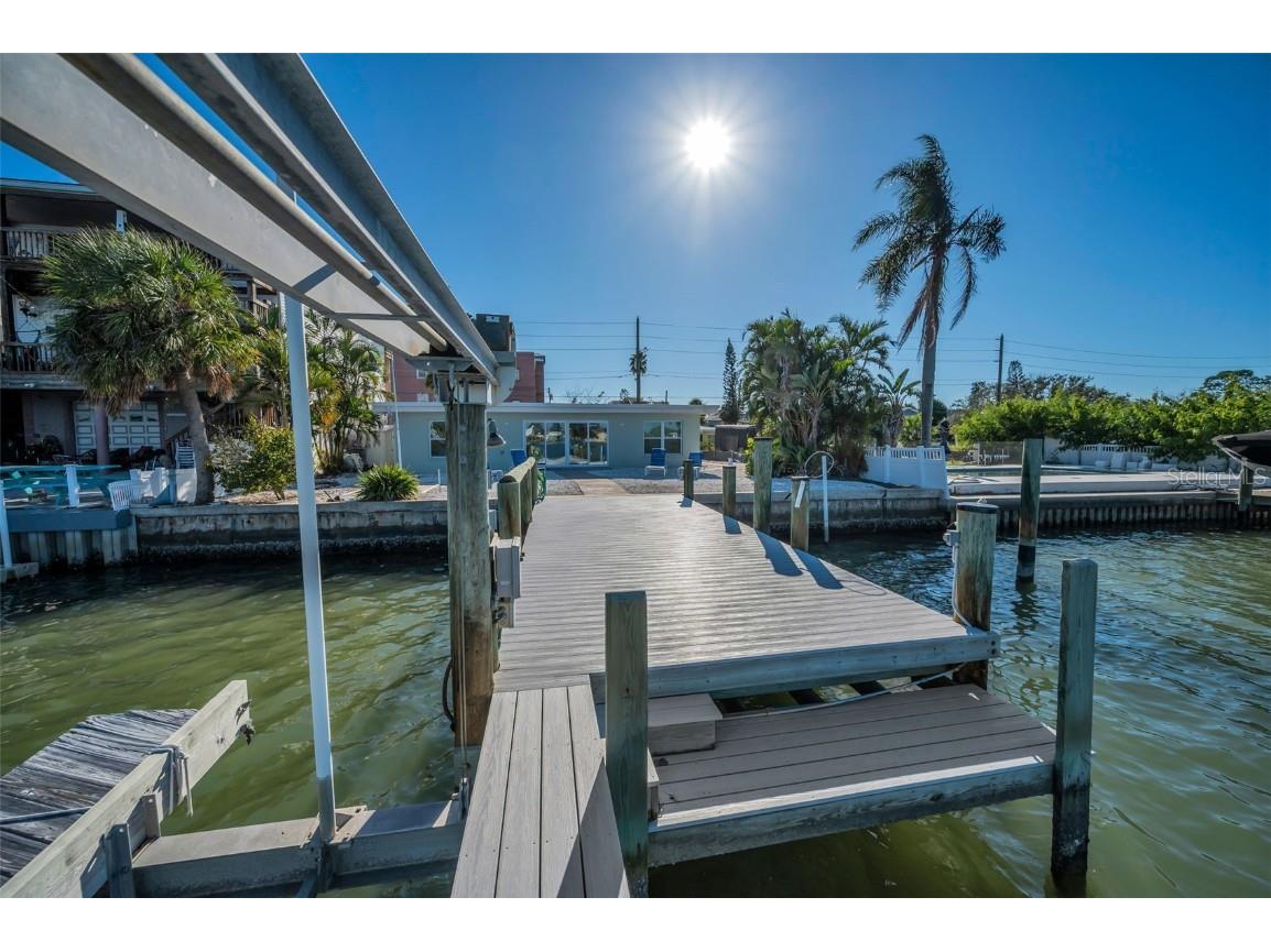 14125 N Bayshore Drive Madeira Beach FL 33708 TB8438525 image2