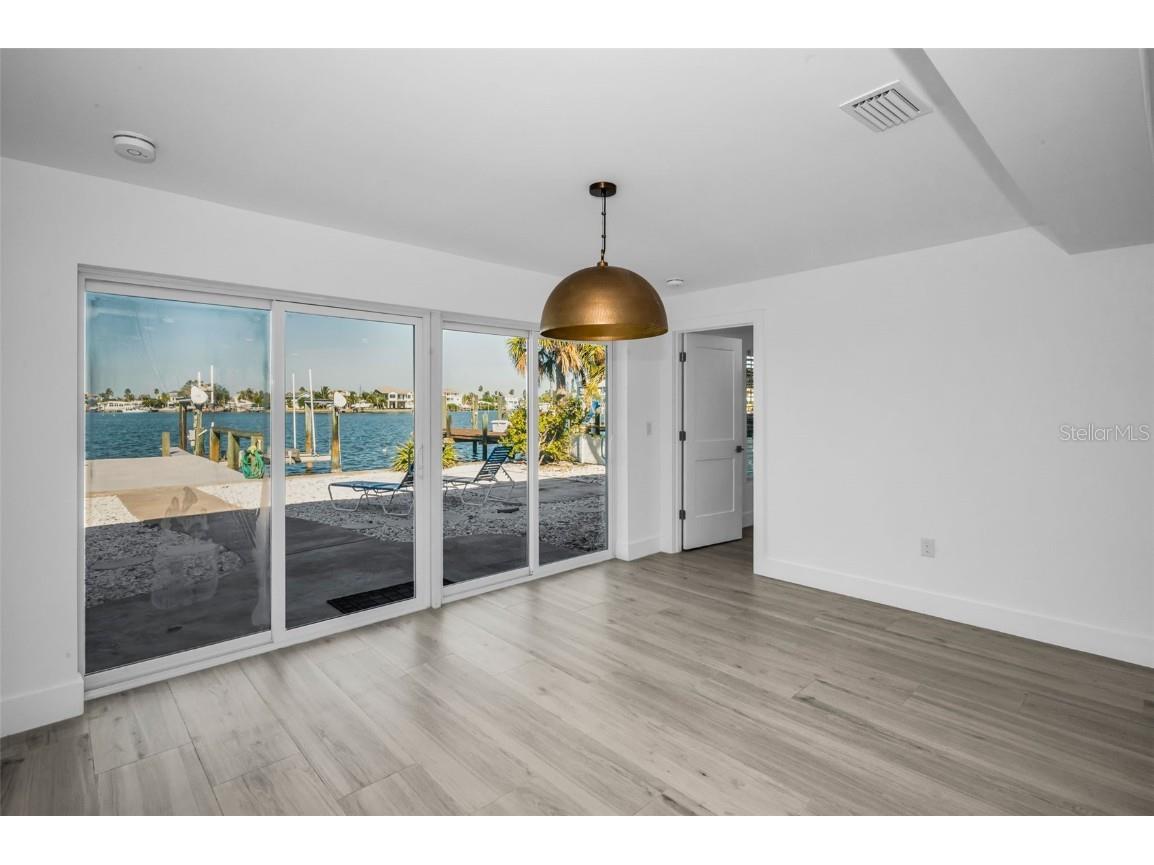 14125 N Bayshore Drive Madeira Beach FL 33708 TB8438525 image8