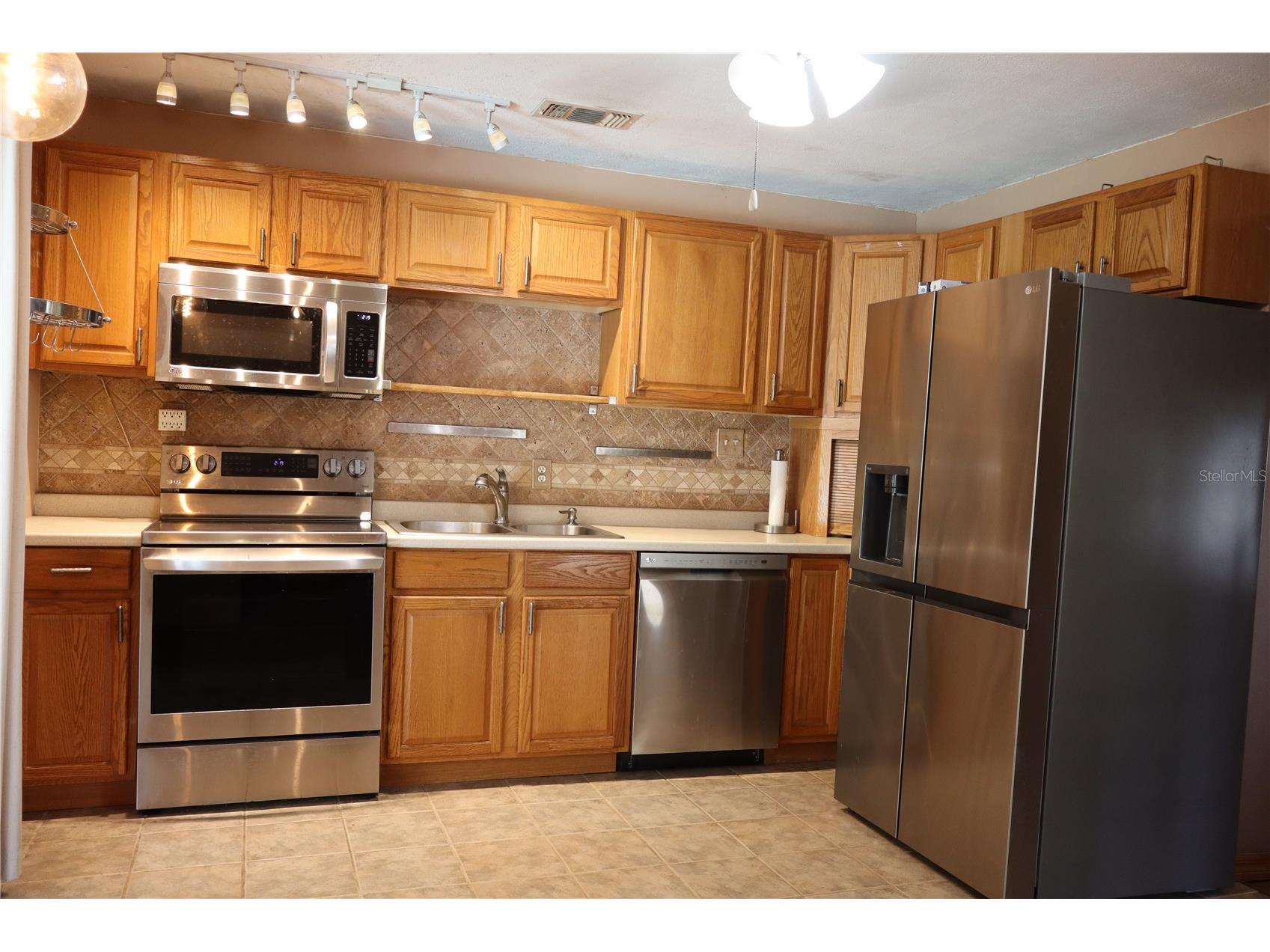 1413 Orange Avenue Tavares FL 32778 - LAKE EUSTIS G5109537 image10