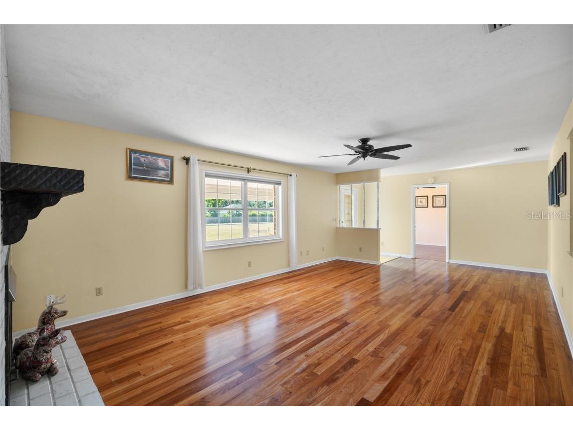 1413 S Saint Cloud Avenue Valrico FL 33594 TB8448630 image7