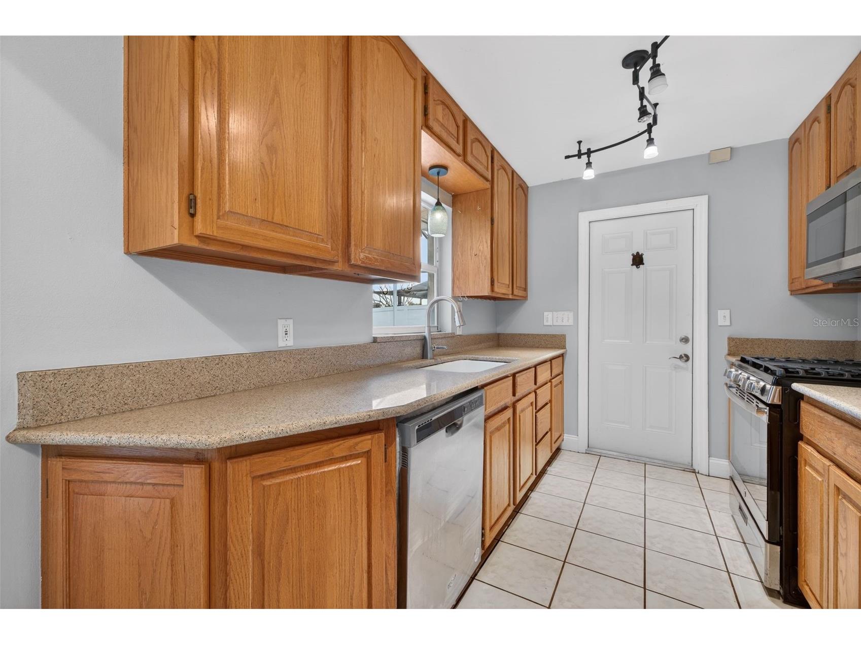 1414 85th Avenue N Saint Petersburg FL 33702 - WINSTON LAKE TB8484335 image10