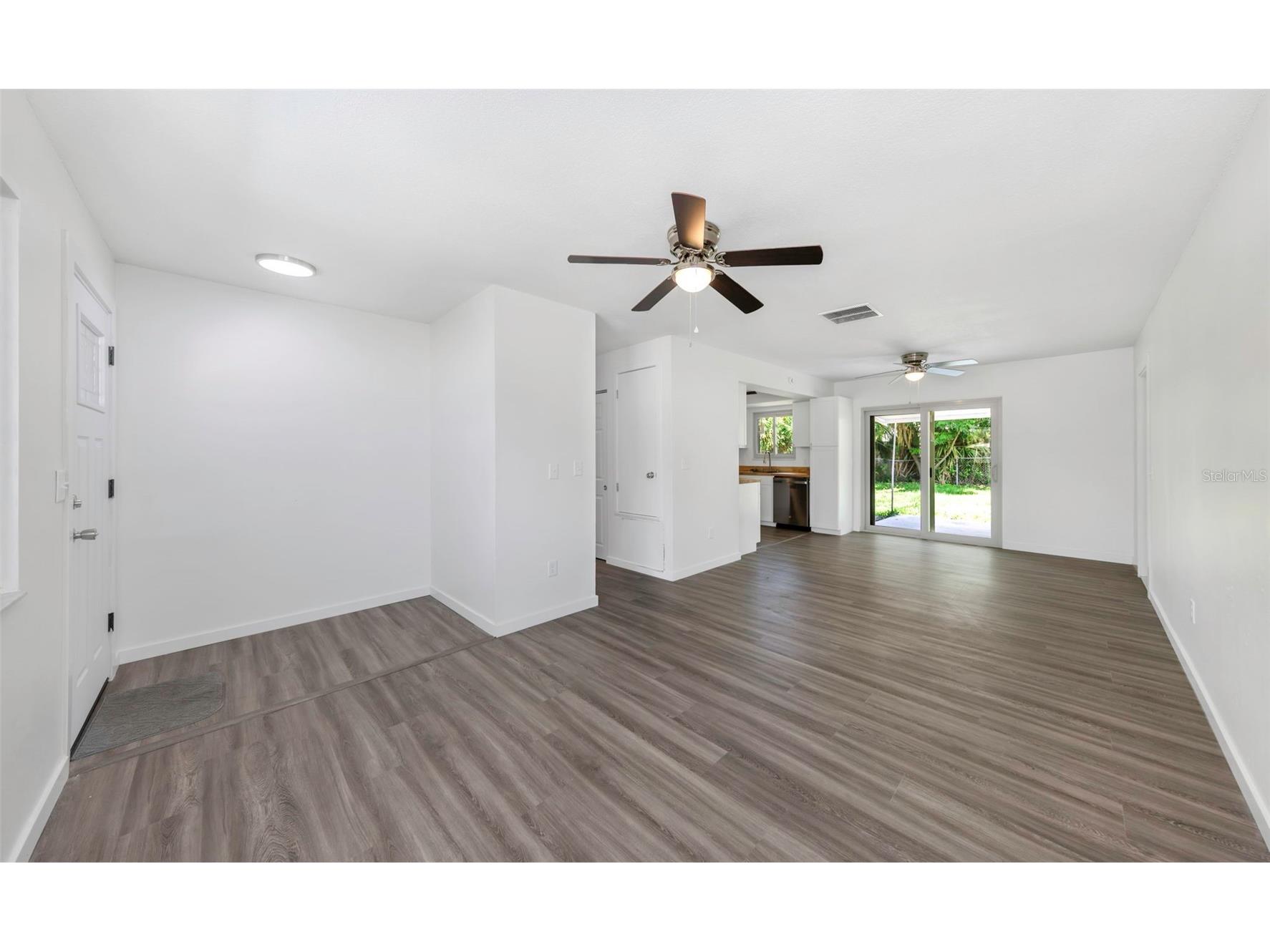 1414 Castleworks Lane Tarpon Springs FL 34689 TB8510816 image3