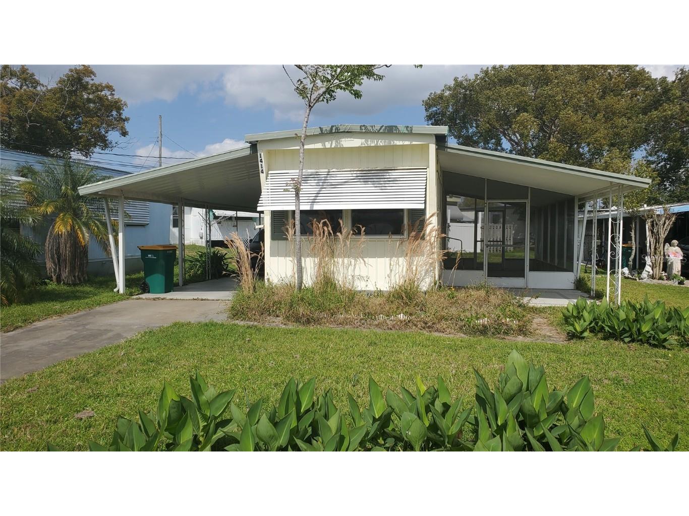 1414 Lakeview Drive Tavares FL 32778 - CANAL TO LAKE DORA G5066151 image1