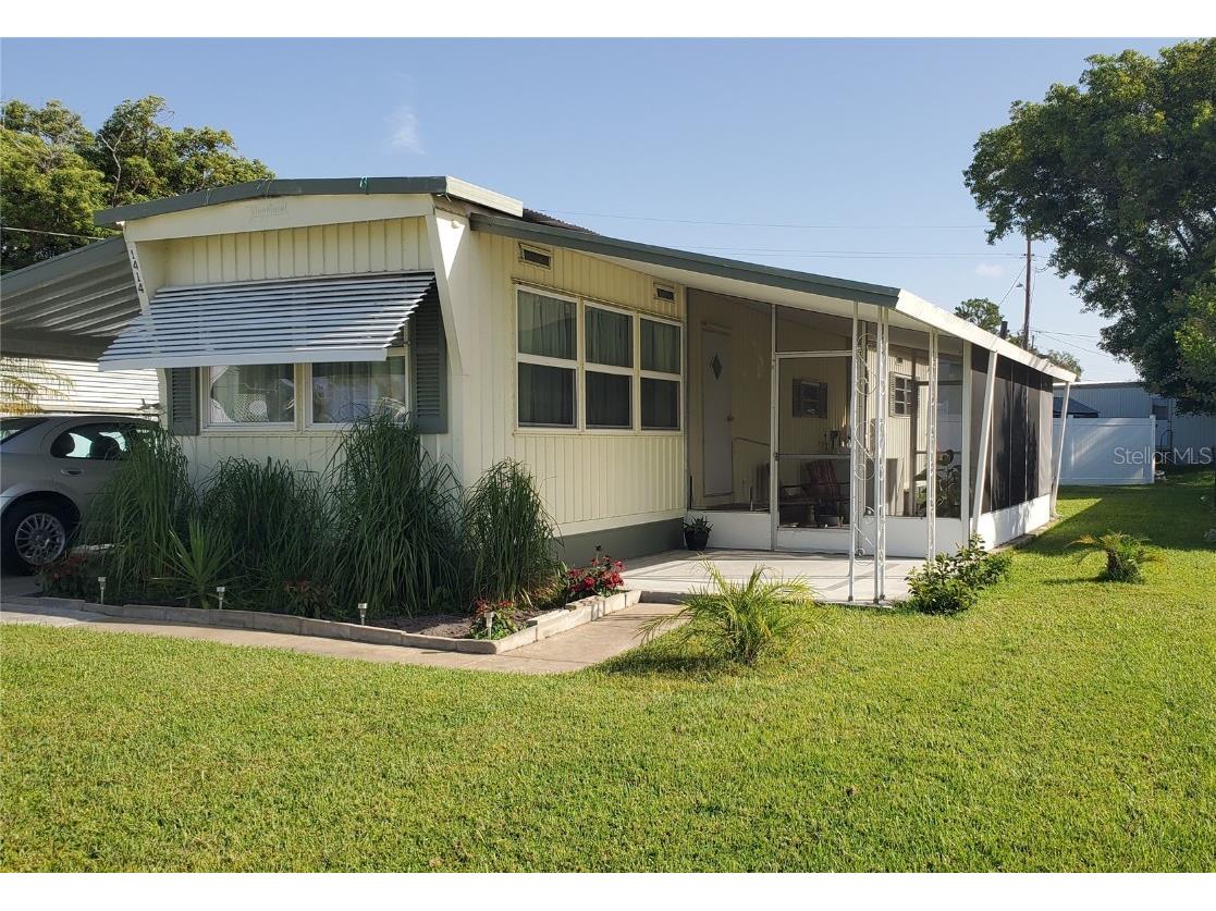 1414 Lakeview Drive Tavares FL 32778 - CANAL TO LAKE DORA G5072518 image1