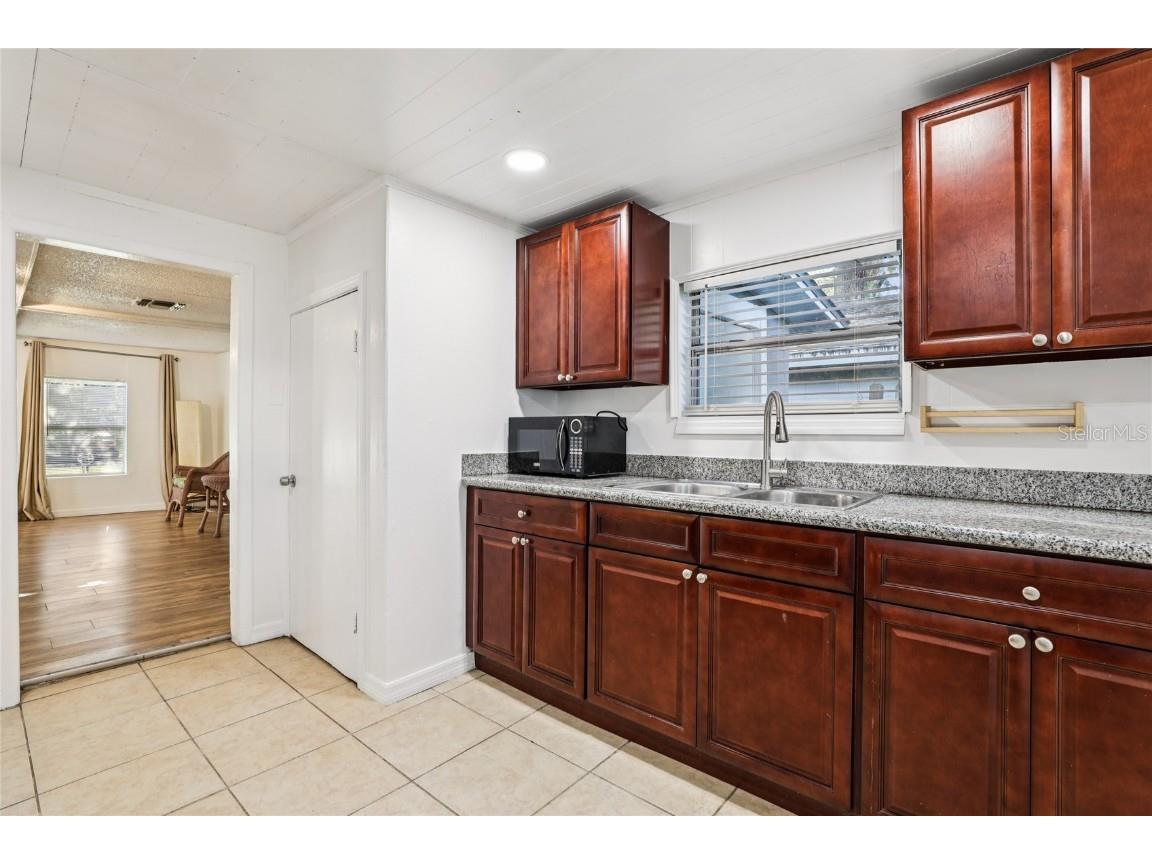 1414 Warwick Place Orlando FL 32806 S5134676 image7