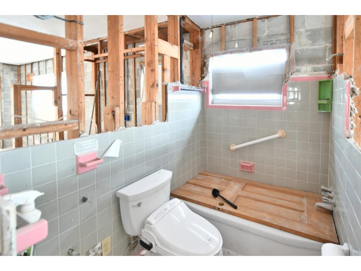 14147 Palm Street Madeira Beach FL 33708 TB8451893 image7