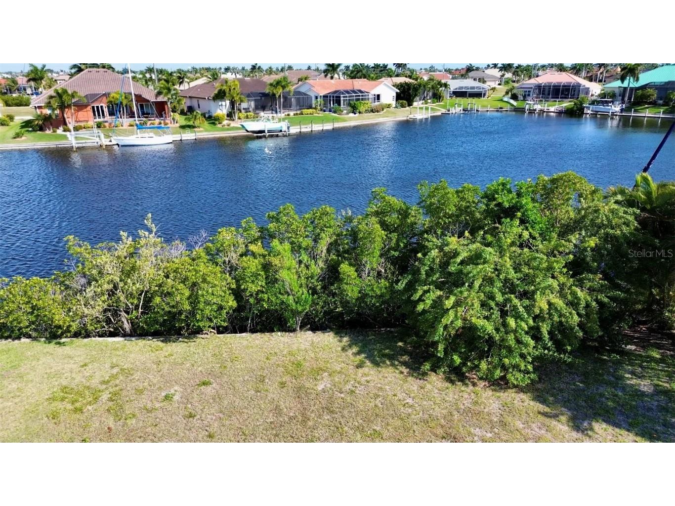 1415 Grebe Drive Punta Gorda FL 33950 - PINE SISKIN CANAL C7490964 image1