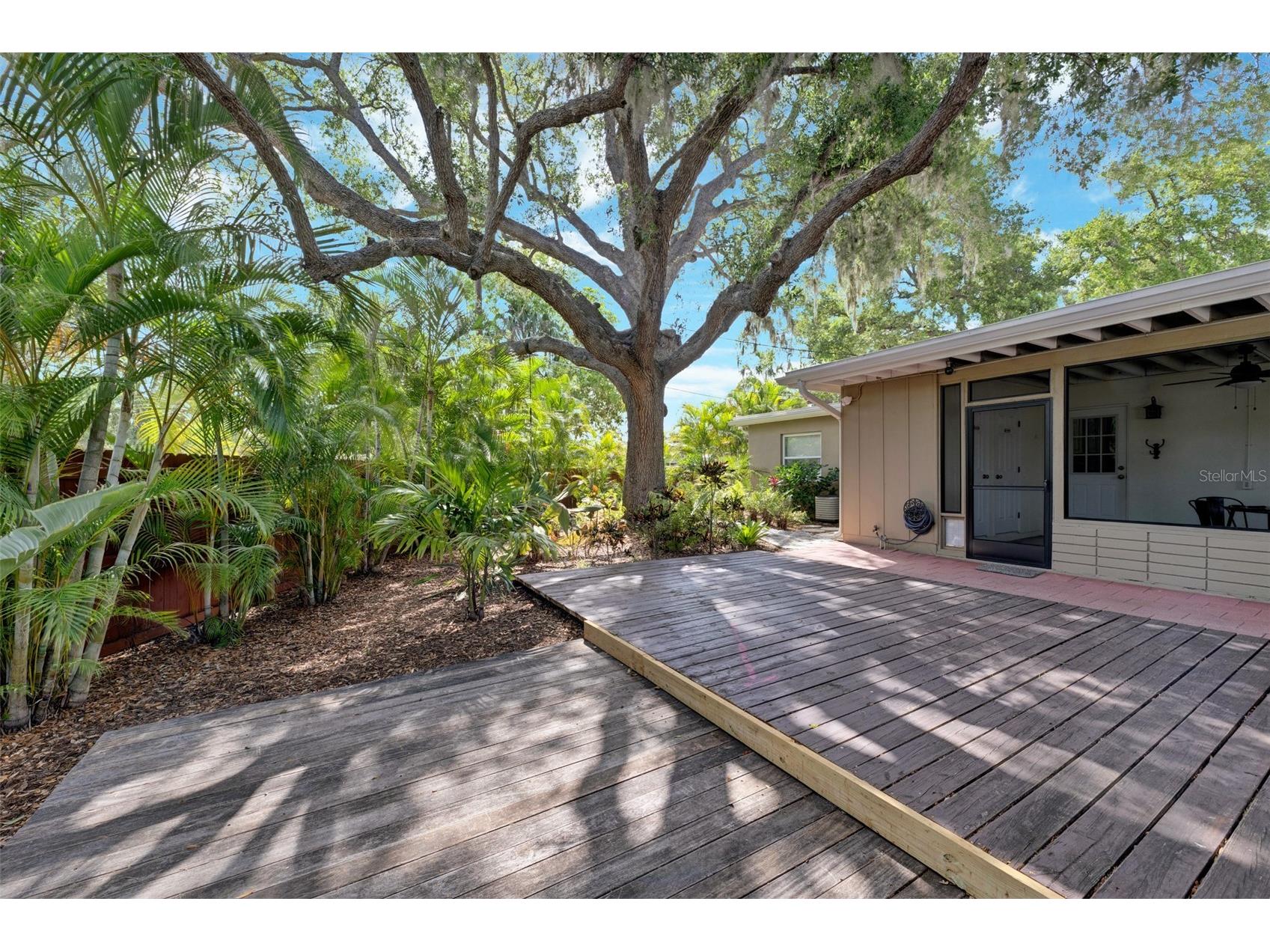 1415 S School Avenue Sarasota FL 34239 A4687920 image11