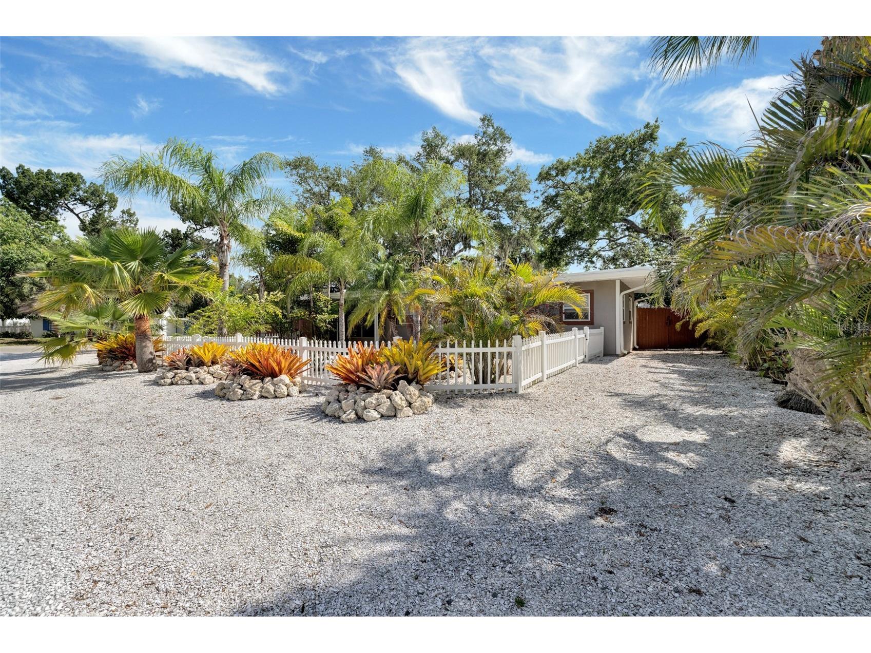 1415 S School Avenue Sarasota FL 34239 A4687920 image3