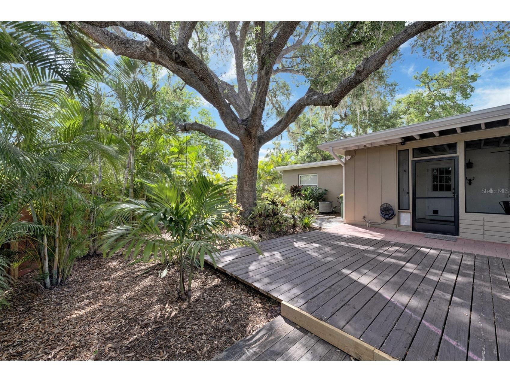 1415 S School Avenue Sarasota FL 34239 A4687920 image45