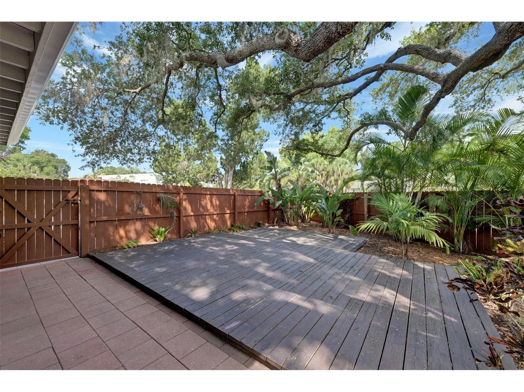 1415 S School Avenue Sarasota FL 34239 A4687920 image6