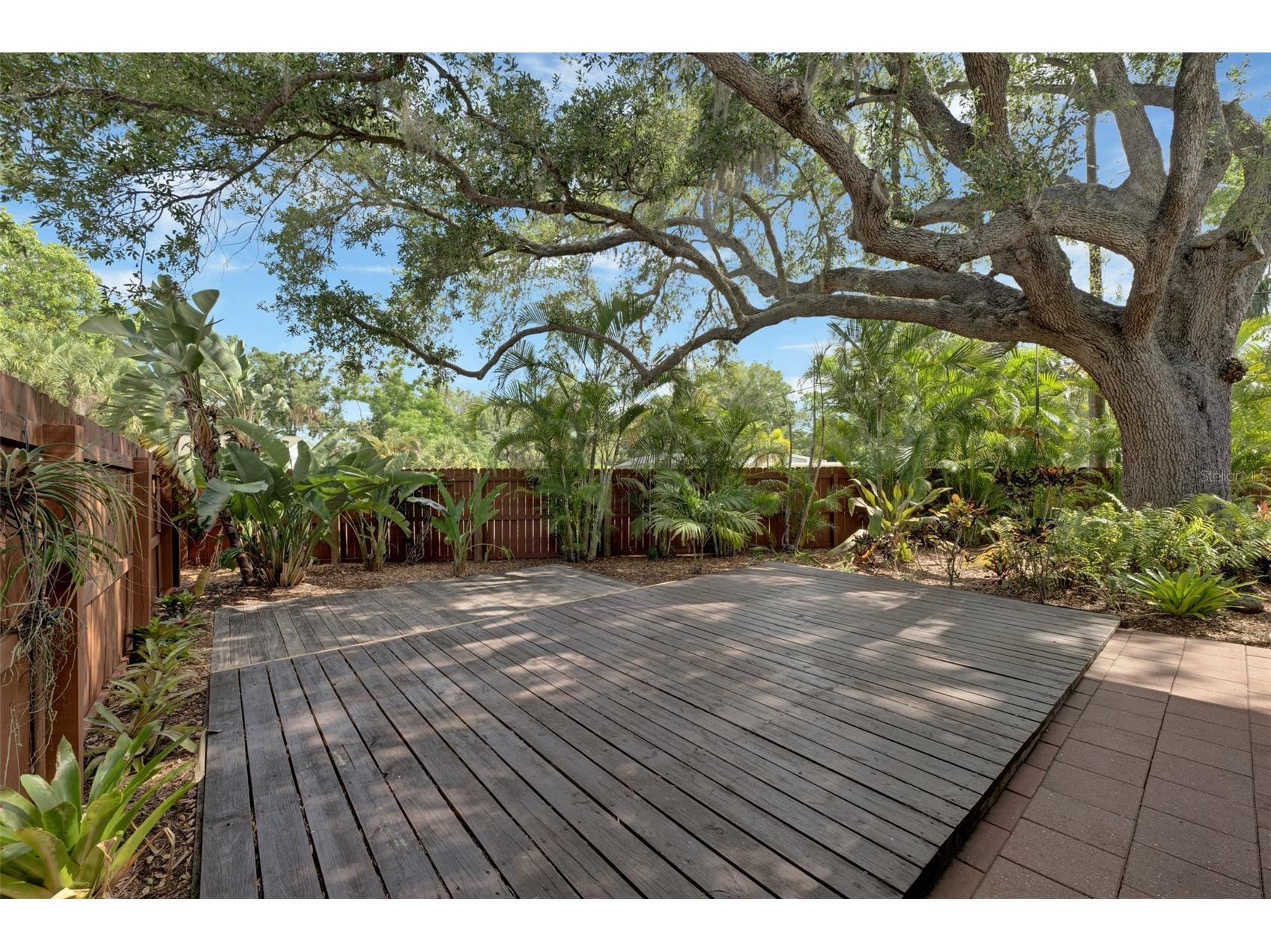 1415 S School Avenue Sarasota FL 34239 A4687920 image7