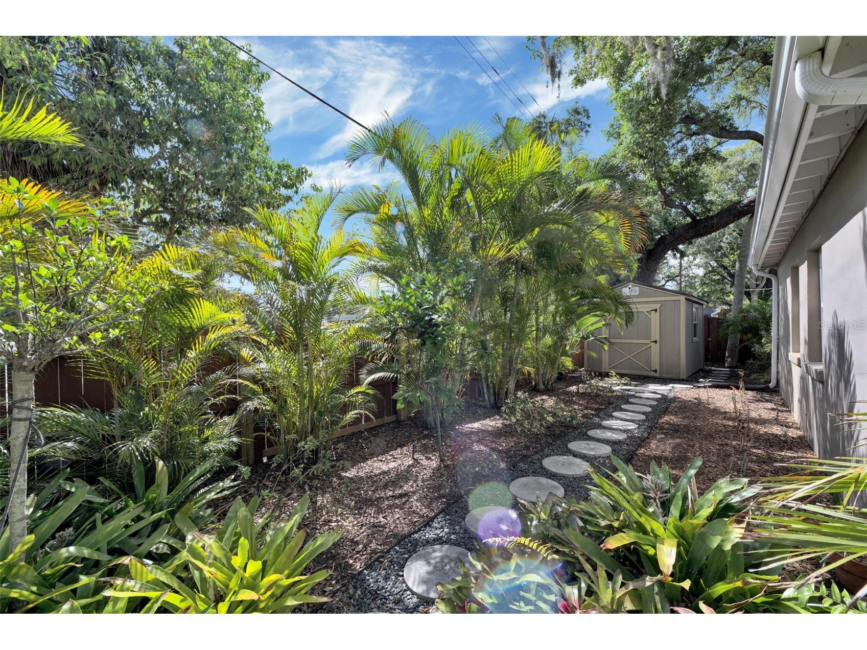 1415 S School Avenue Sarasota FL 34239 A4687920 image9