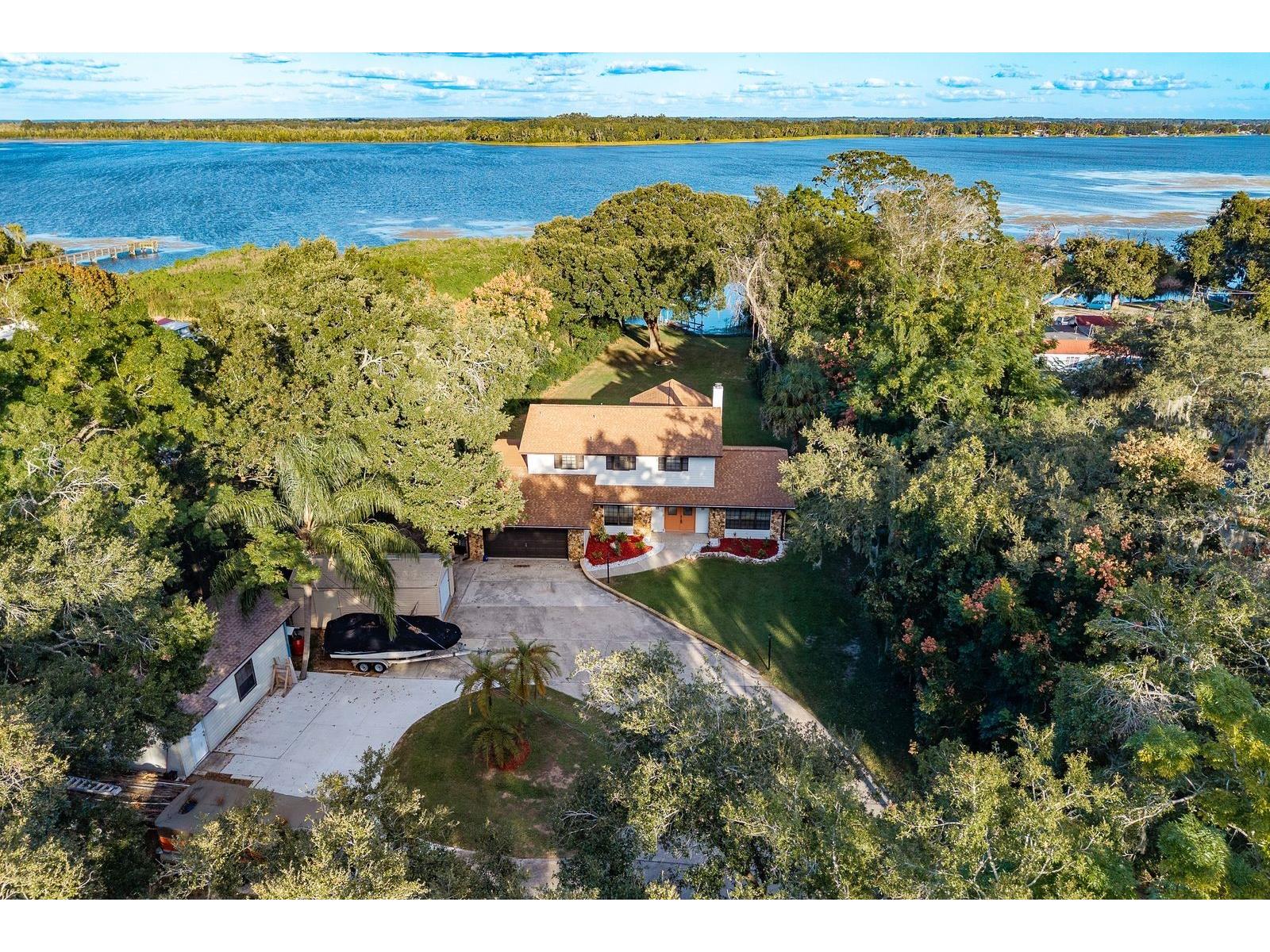 1416 Grove Avenue Leesburg FL 34748 - LAKE GRIFFIN TB8441414 image1