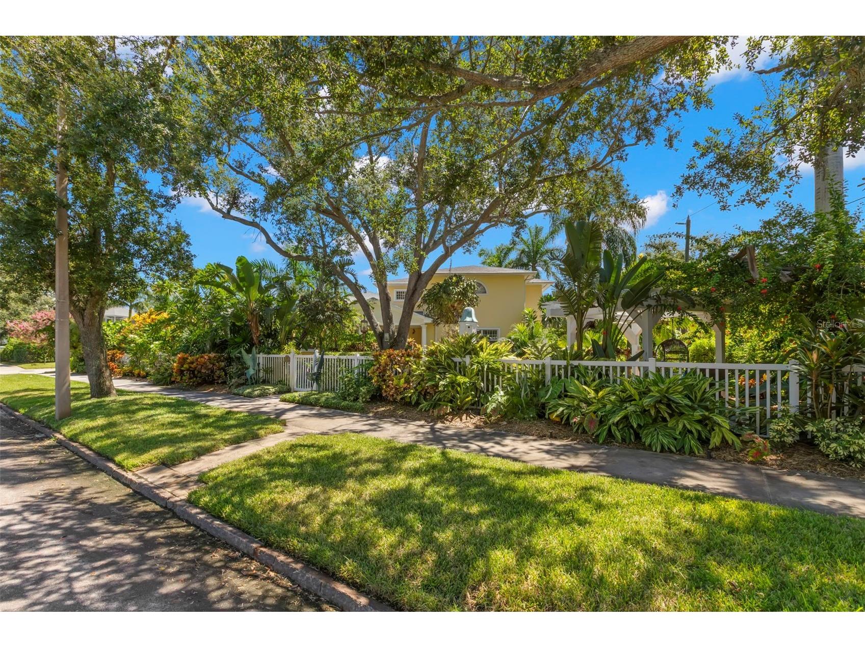 1417 Beach Drive NE Saint Petersburg FL 33704 TB8460272 image35