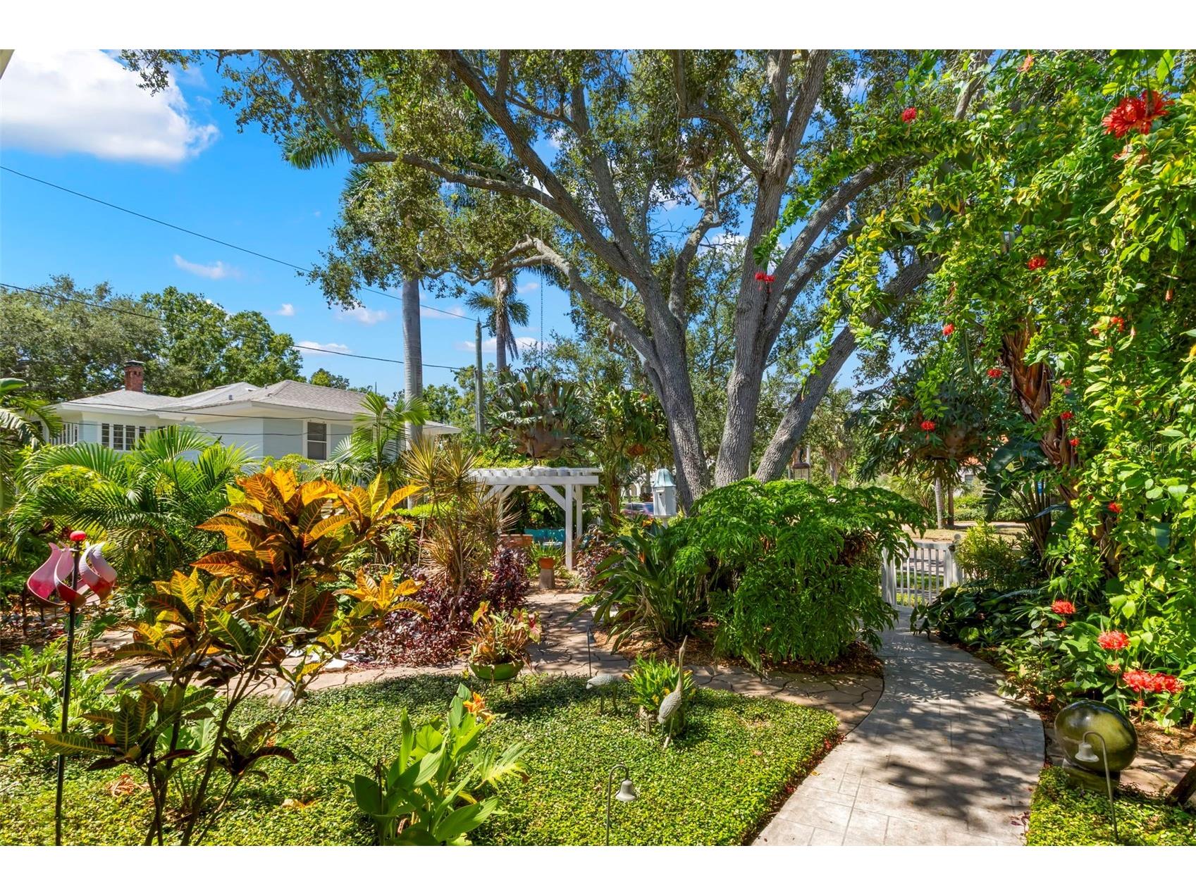 1417 Beach Drive NE Saint Petersburg FL 33704 TB8460272 image39