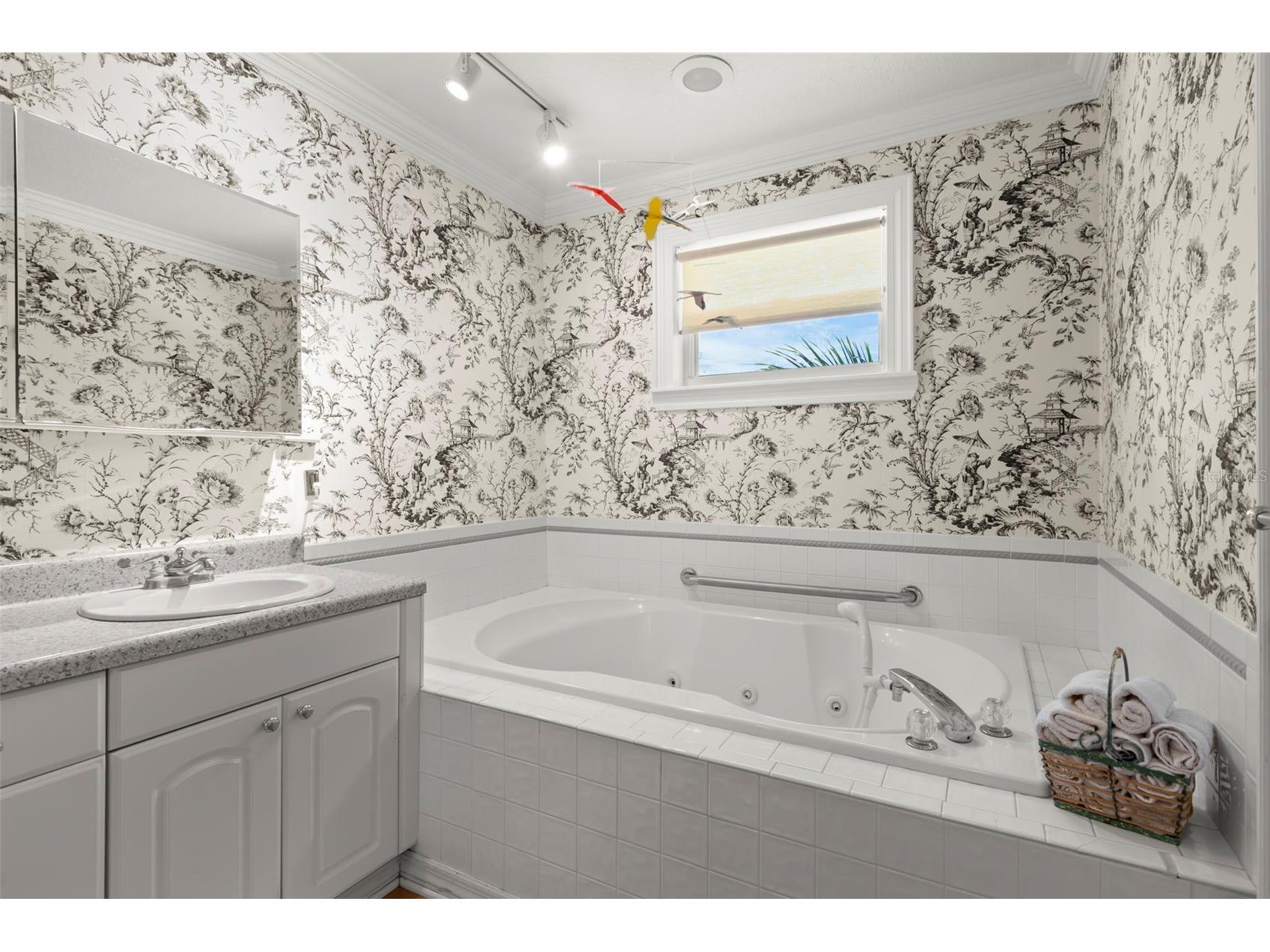 1417 Beach Drive NE Saint Petersburg FL 33704 TB8460272 image55