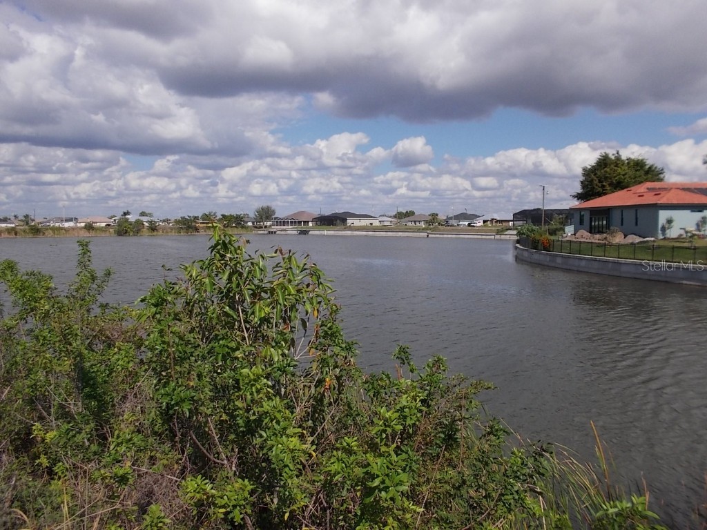 1417 NW 9th Place Cape Coral FL 33993 - GAVIOTA CANAL C7511045 image2
