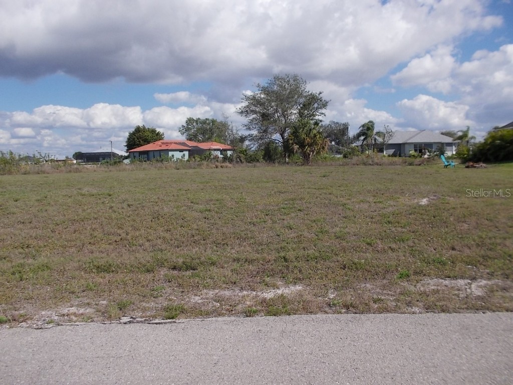 1417 NW 9th Place Cape Coral FL 33993 - GAVIOTA CANAL C7511045 image4