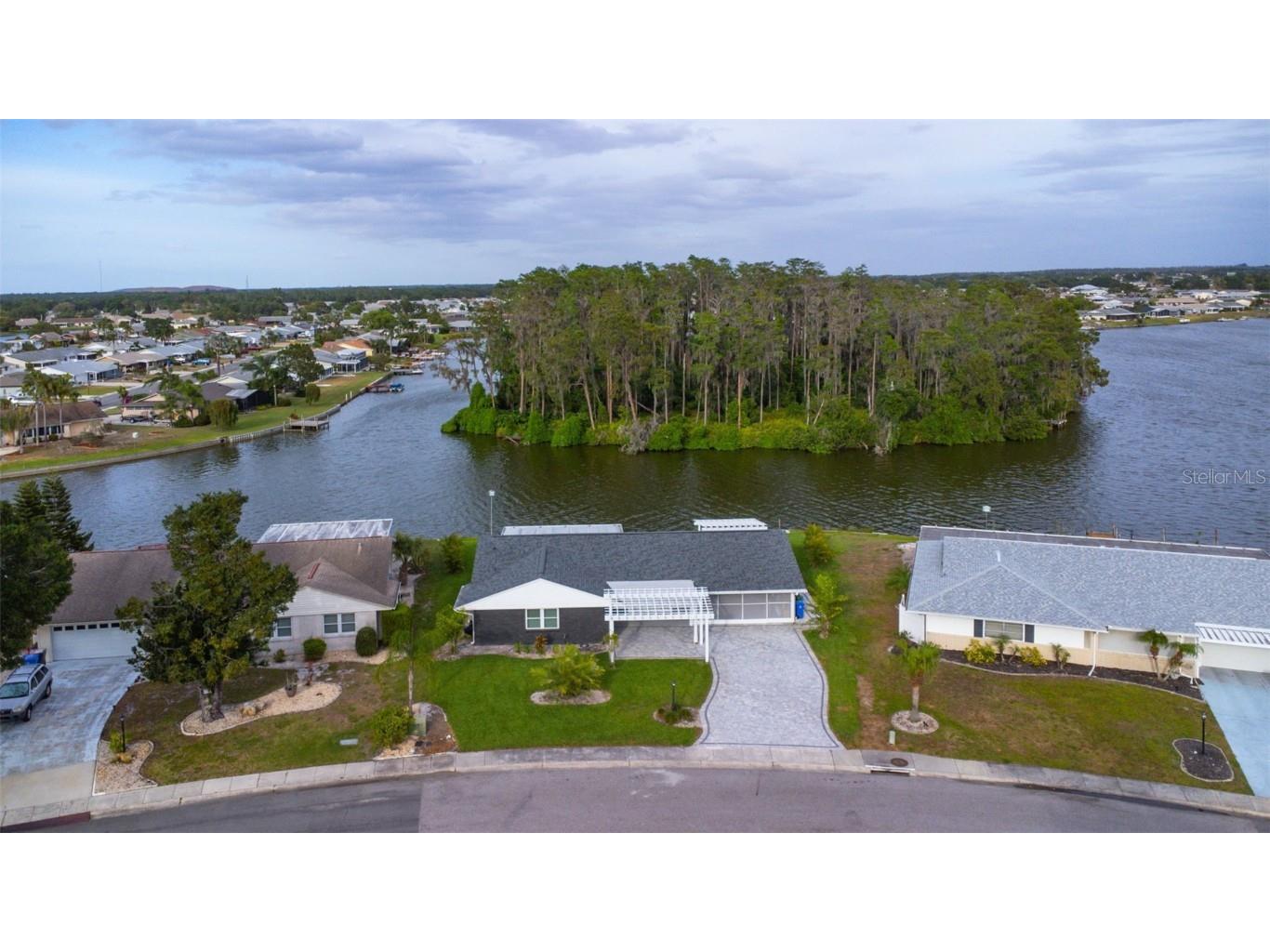 1417 Seton Hall Drive Sun City Center FL 33573 - North Lake T3438924 image1