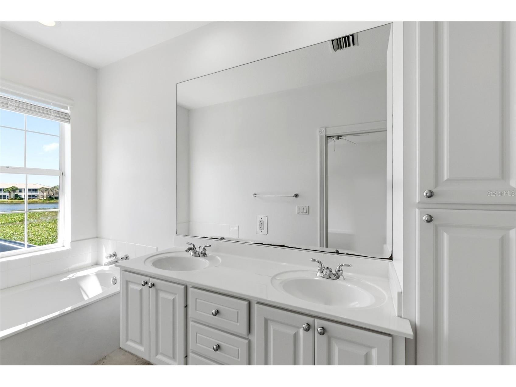 1418 Burgos Drive Sarasota FL 34238 A4686348 image34