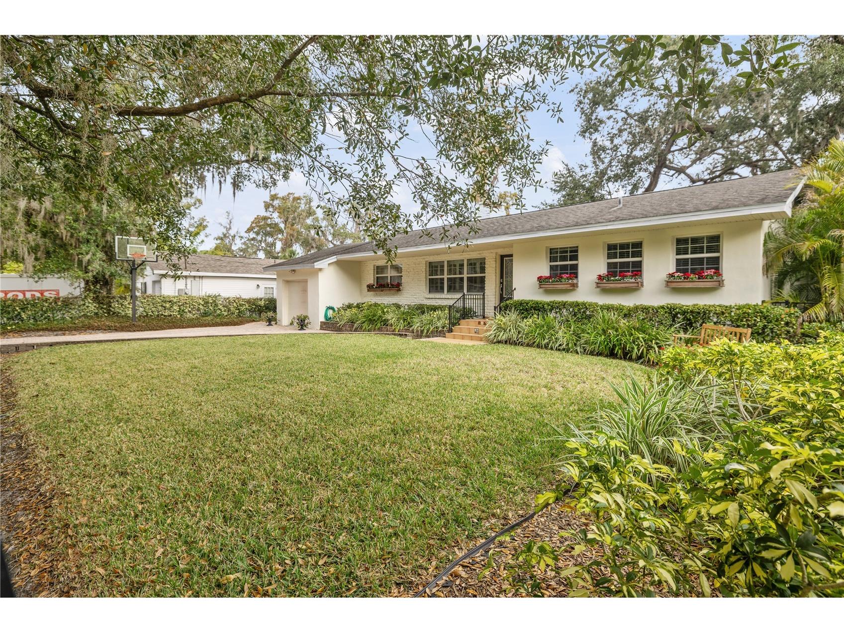 1418 E Park Circle Tampa FL 33604 - HILLSBOROUGH RIVER TB8512746 image1