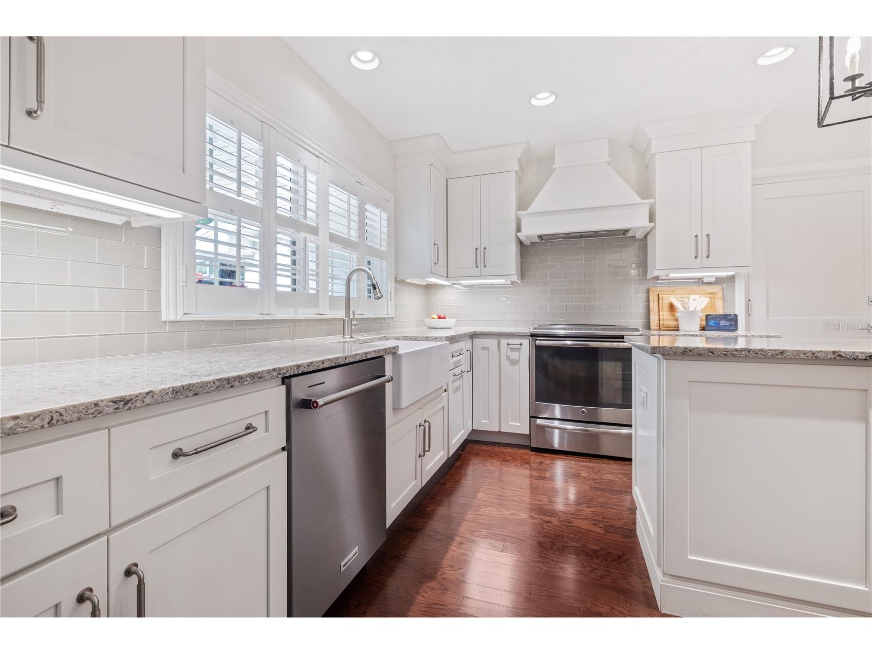 1418 E Park Circle Tampa FL 33604 - HILLSBOROUGH RIVER TB8512746 image11