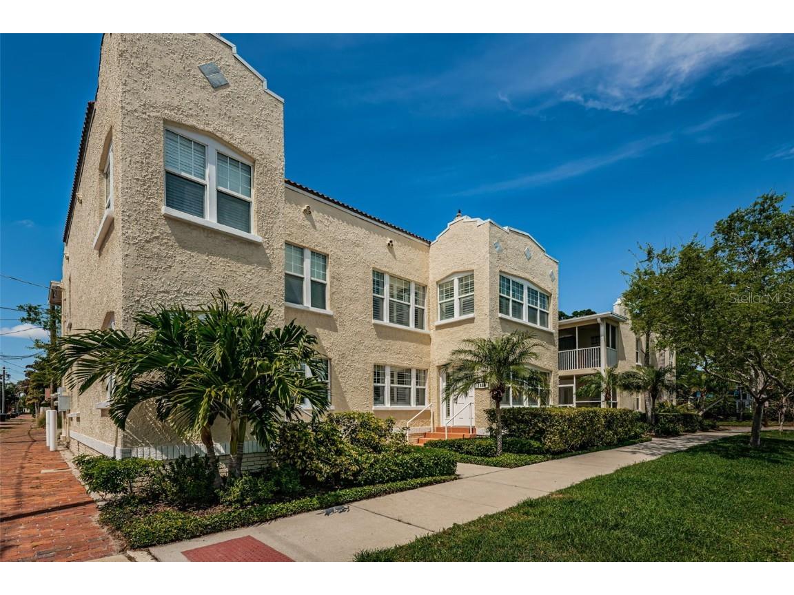1418 Oak Street NE Saint Petersburg FL 33704 TB8323201 image1