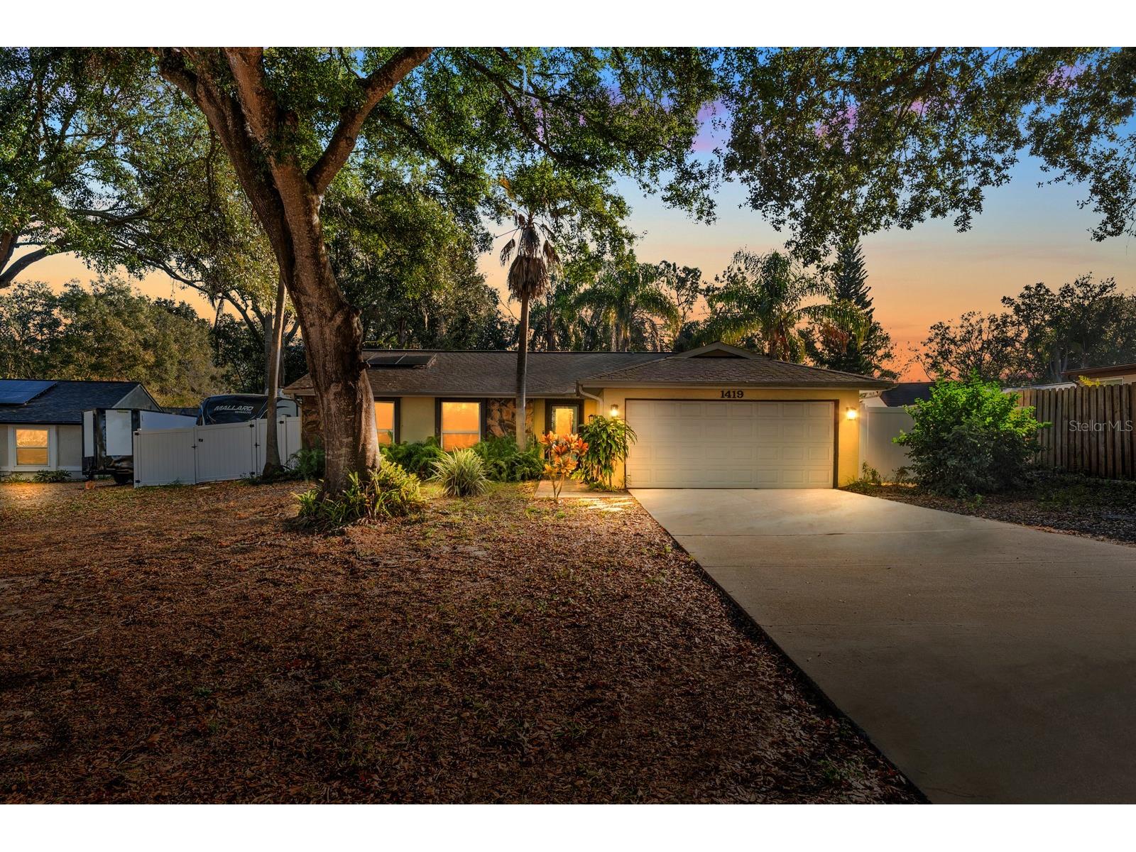 1419 Shadow Bay Lane Brandon FL 33510 TB8458945 image1