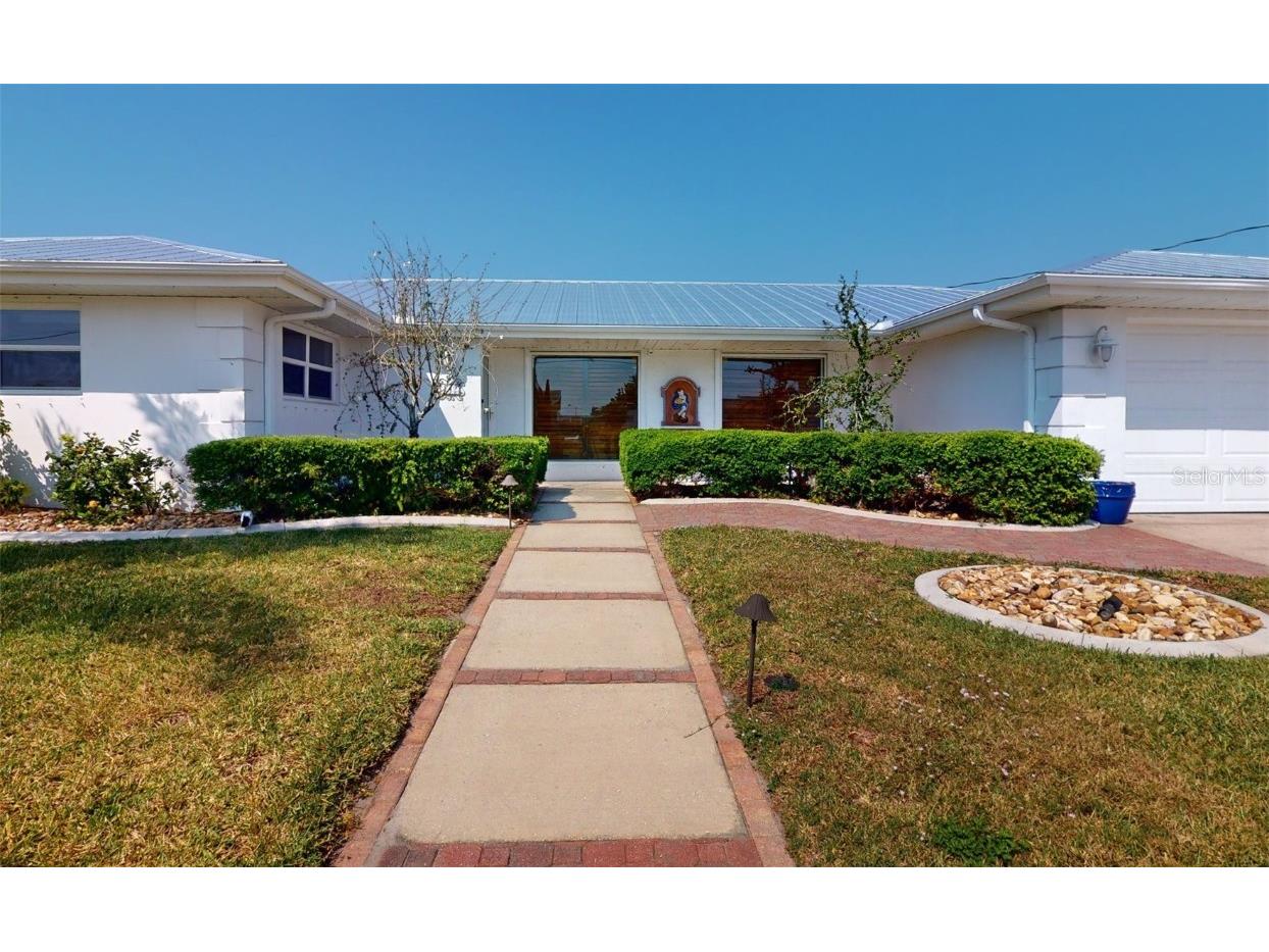 142 Bangsberg Road SE Port Charlotte FL 33952 - BANGSBERG WATERWAY C7490794 image1