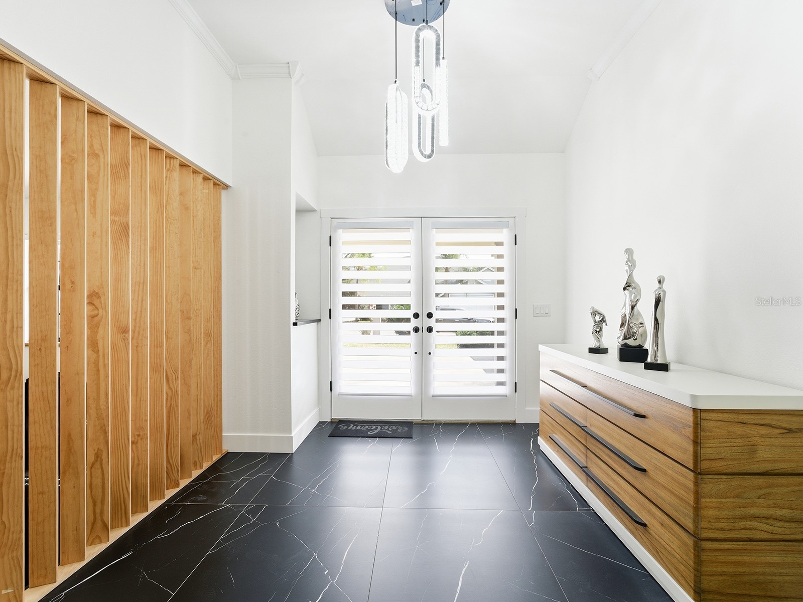 142 Barrington Drive Brandon FL 33511 TB8484875 image2