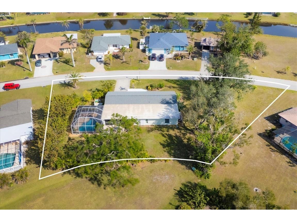 142 Caddy Road Rotonda West FL 33947 D6140386 image1