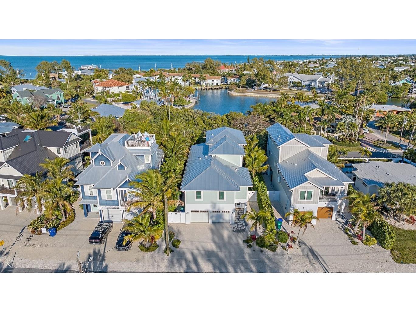 142 Crescent Drive Anna Maria FL 34216 A4587683 image1