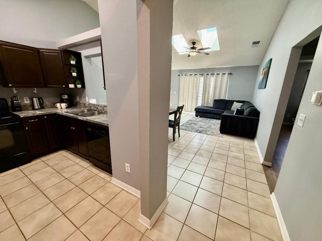 142 Glasgow Court Davenport FL 33897 S5133882 image5