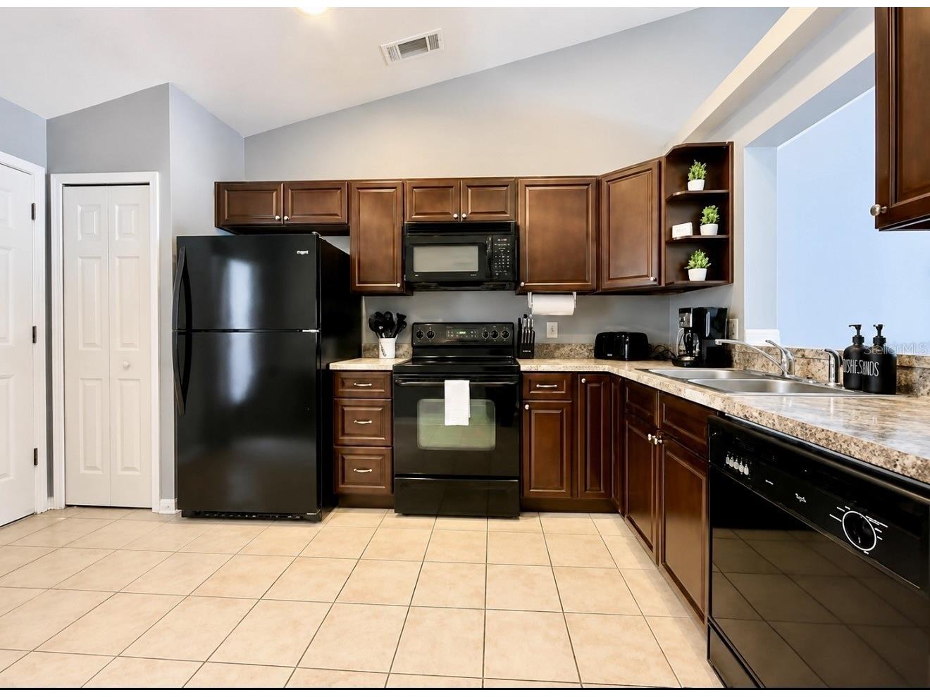 142 Glasgow Court Davenport FL 33897 S5152976 image2